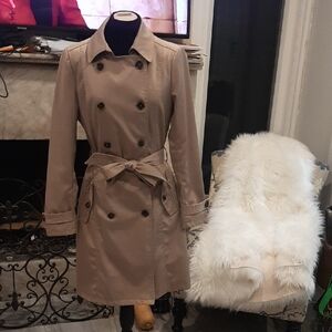 Classic Tan Trench Coat le chateau